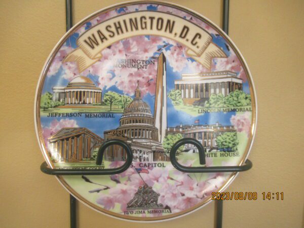 A plate with washington dc on it